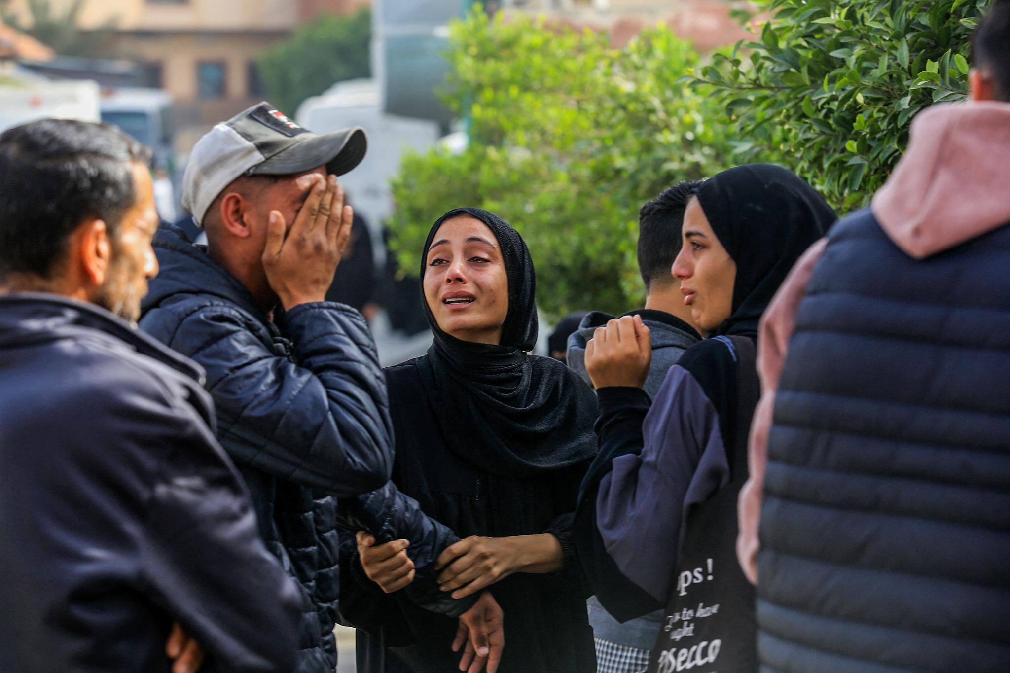Conflit au Proche-Orient, jour 572 : les États-Unis critiquent l’Unrwa, frappes au Yémen