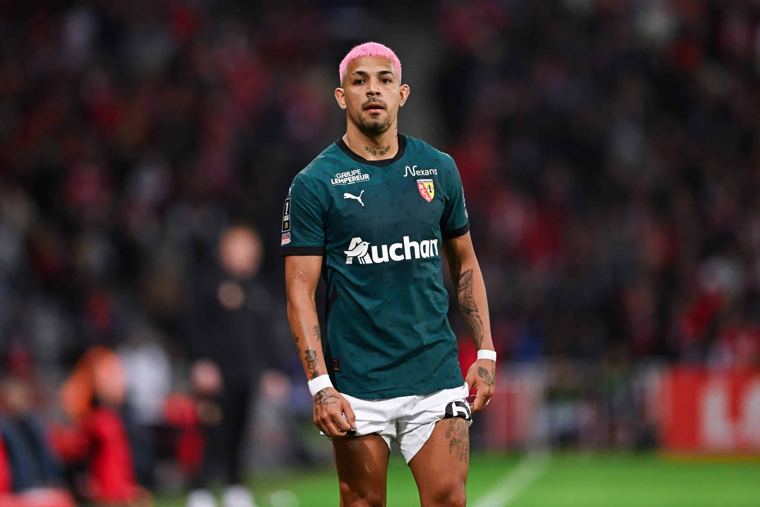 Mercato : Medina ou Bensebaini, quel est le meilleur choix pour l’OM ?