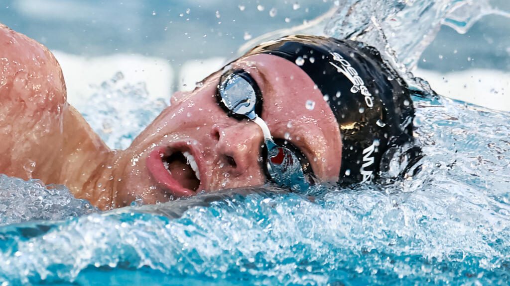 Natation : Léon Marchand prend la deuxième place sur 200 m 4 nages pour son retour en compétition