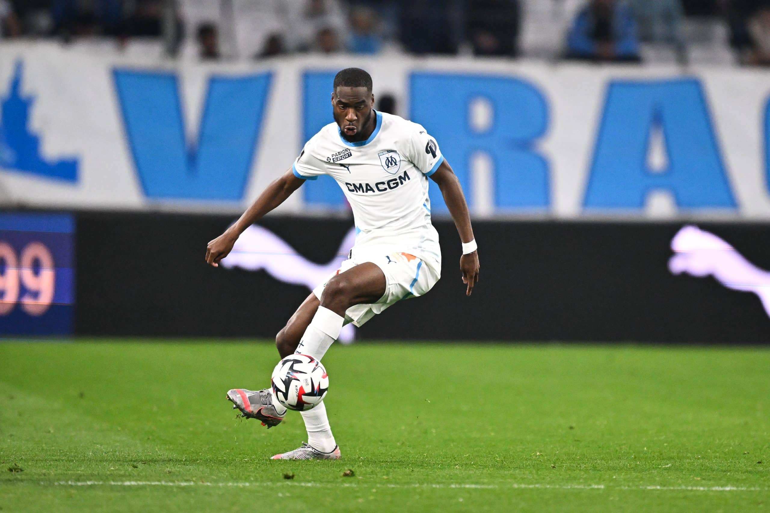OM Mercato : Kondogbia répond à la proposition de prolongation et à la polémique des trophées UNFP