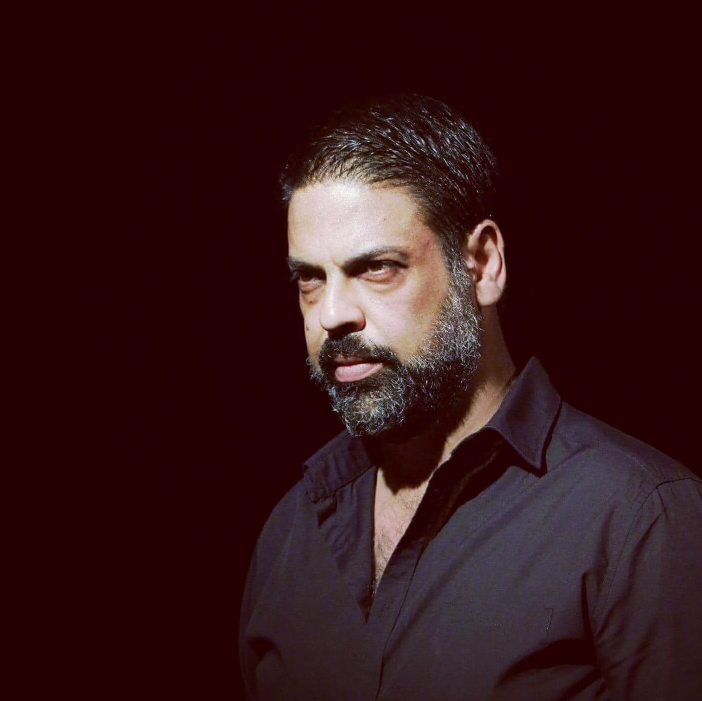 Rencontre avec le metteur en scène Moez Gdiri : « L’adaptation du théâtre européen nous a éloignés de notre réalité tunisienne »